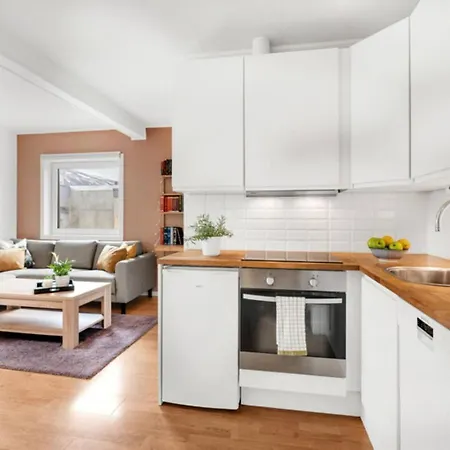 And Modern - Close To Everything Apartamento